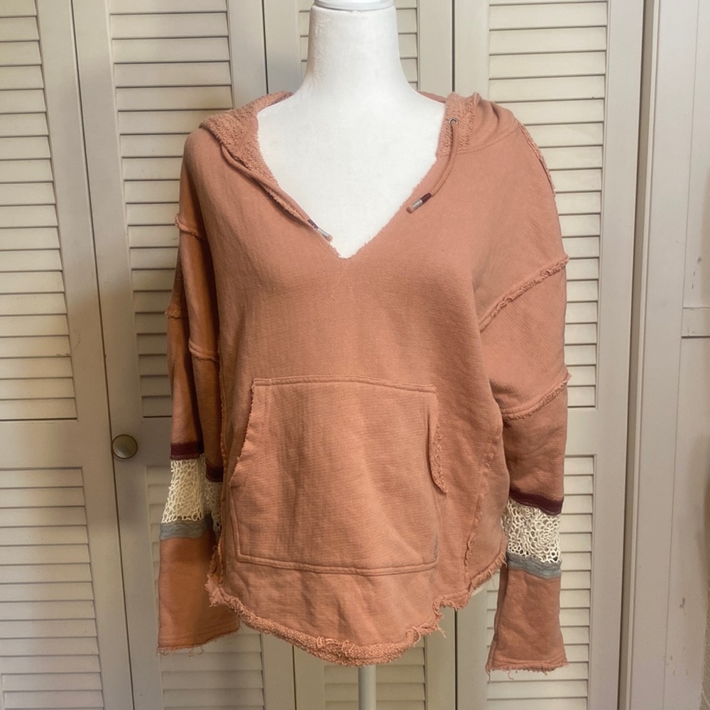 FREE PEOPLE Movement S cropped oversized hooded sweatshirt  EUC